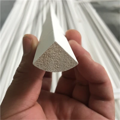 Good Quality White Primed Shoe Moulding